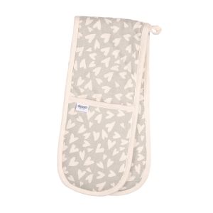 Double oven glove with heart print, made from organic cotton. The long  pot holder features a cream-coloured binding and hanging loop